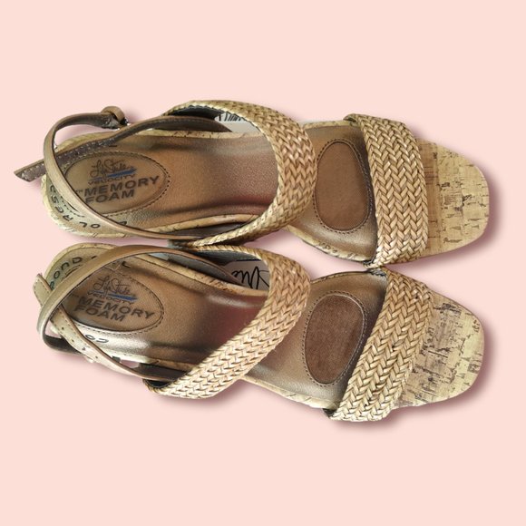 BNIB - Life Stride Velocity Wedge Sandals - PERFECT FOR SUMMER - Picture 2 of 4